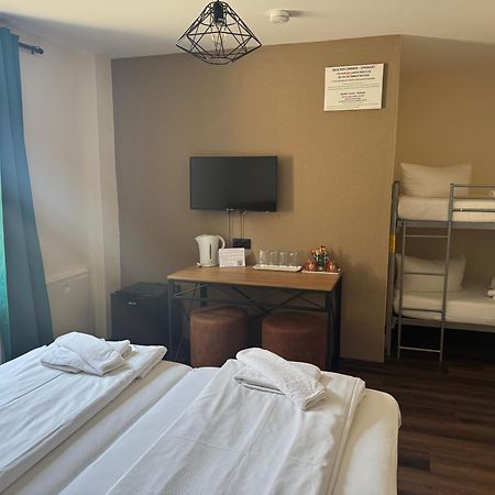 Hotel Capitol Zentrum - 24H - Friedrichshafen Luaran gambar