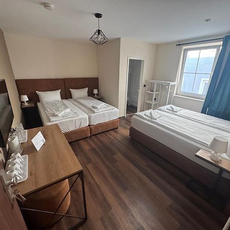 Hotel Capitol Zentrum - 24H - Friedrichshafen Luaran gambar