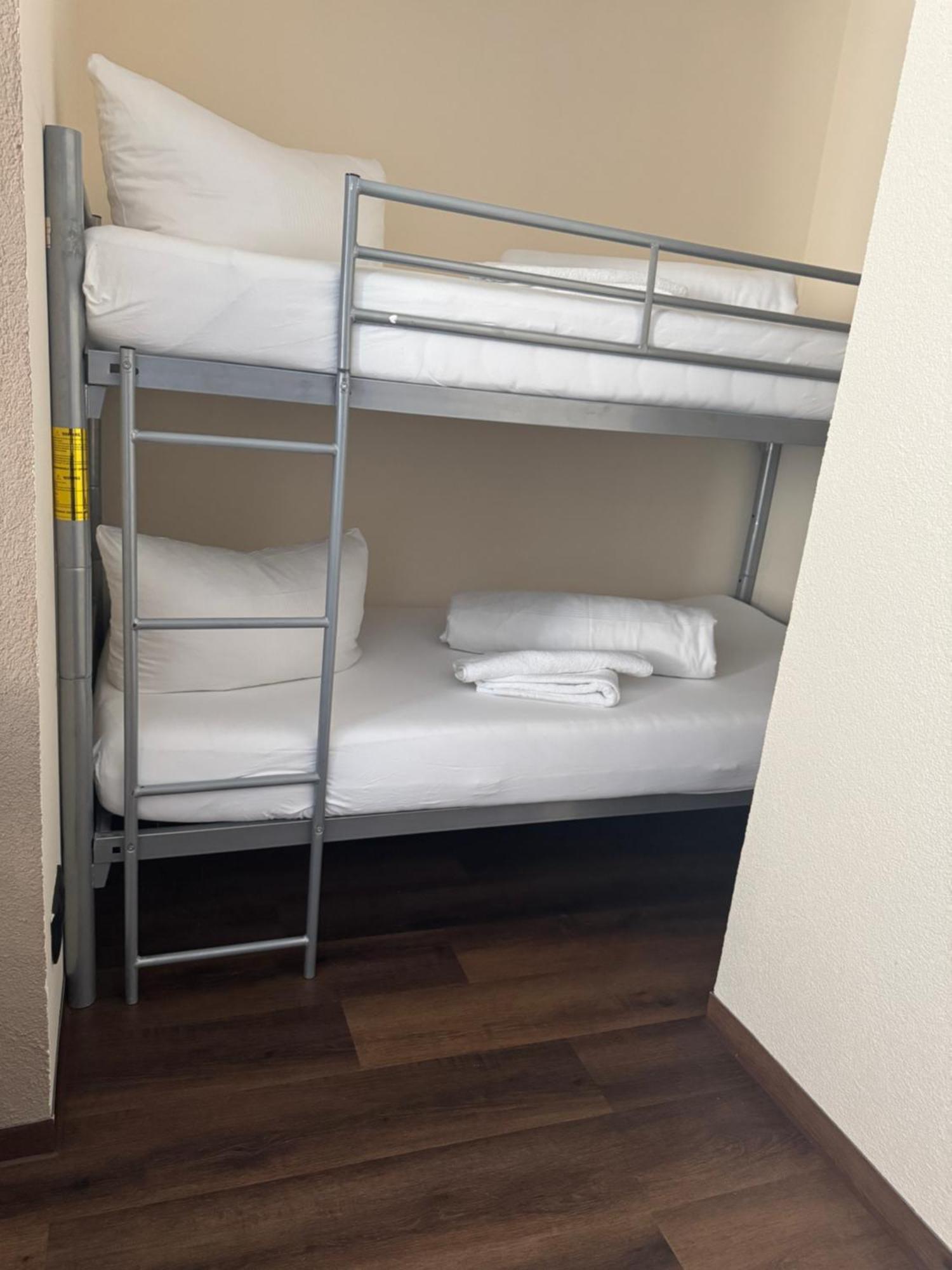 Hotel Capitol Zentrum - 24H - Friedrichshafen Luaran gambar