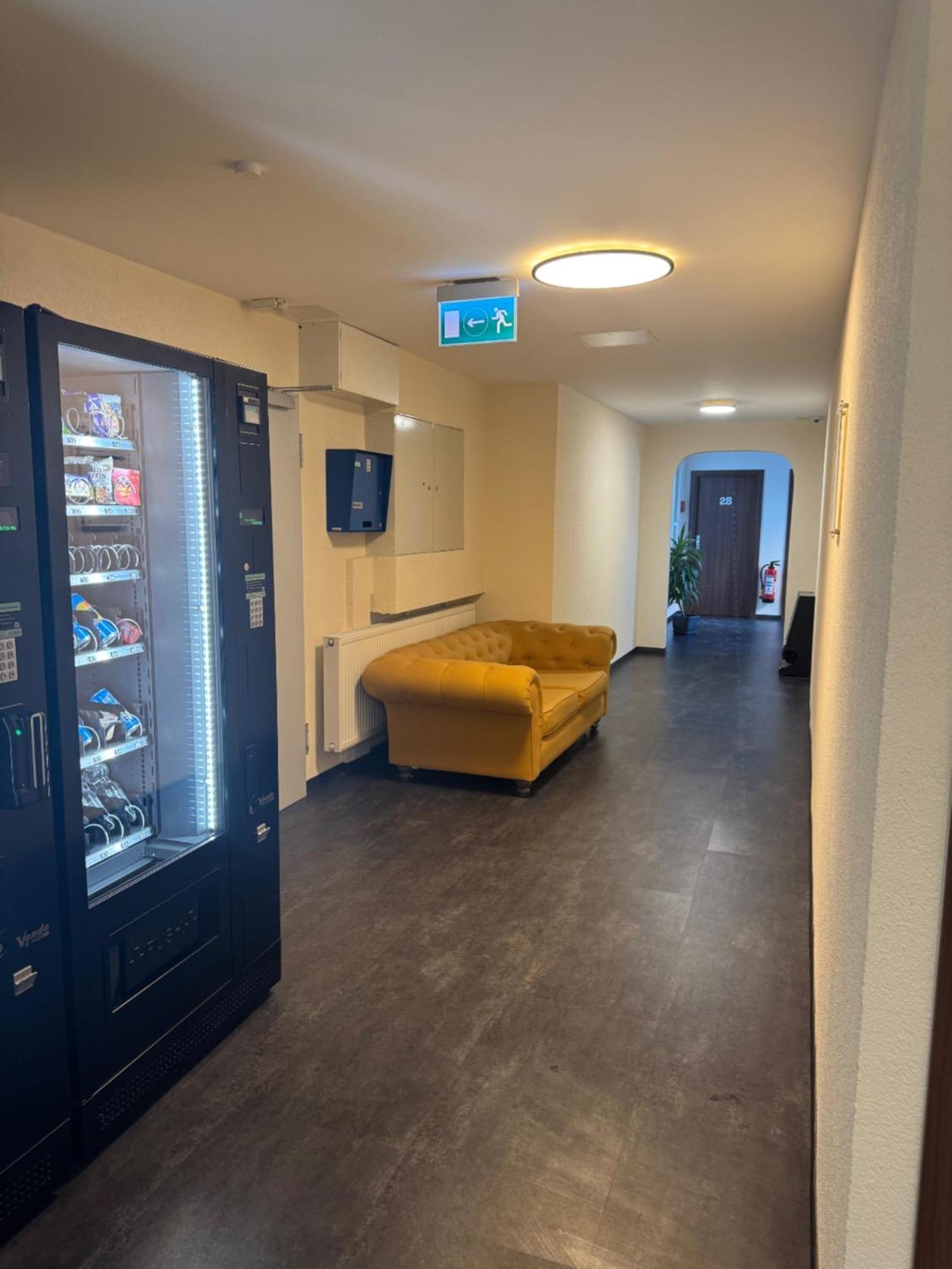 Hotel Capitol Zentrum - 24H - Friedrichshafen Luaran gambar