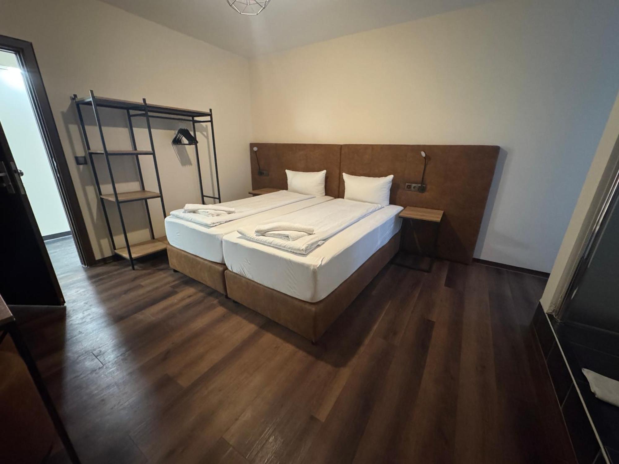 Hotel Capitol Zentrum - 24H - Friedrichshafen Luaran gambar