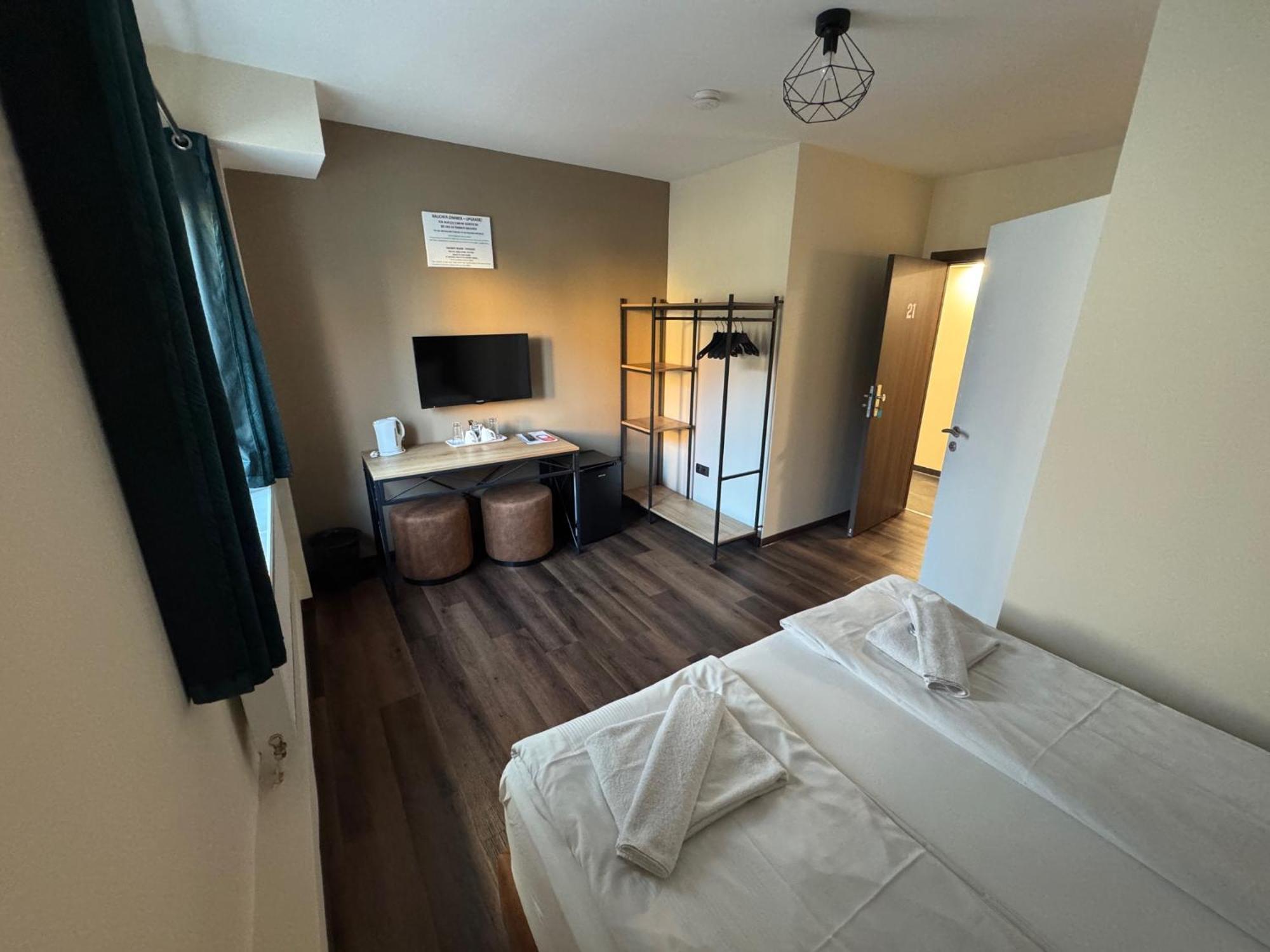 Hotel Capitol Zentrum - 24H - Friedrichshafen Luaran gambar