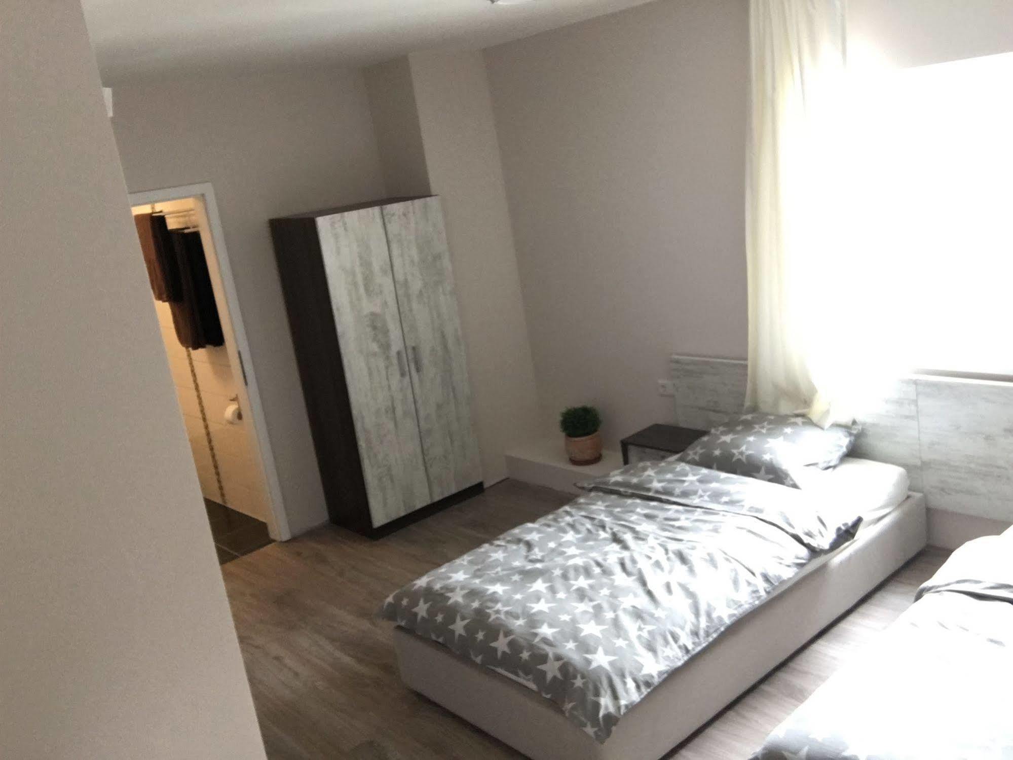 Hotel Capitol Zentrum - 24H - Friedrichshafen Luaran gambar