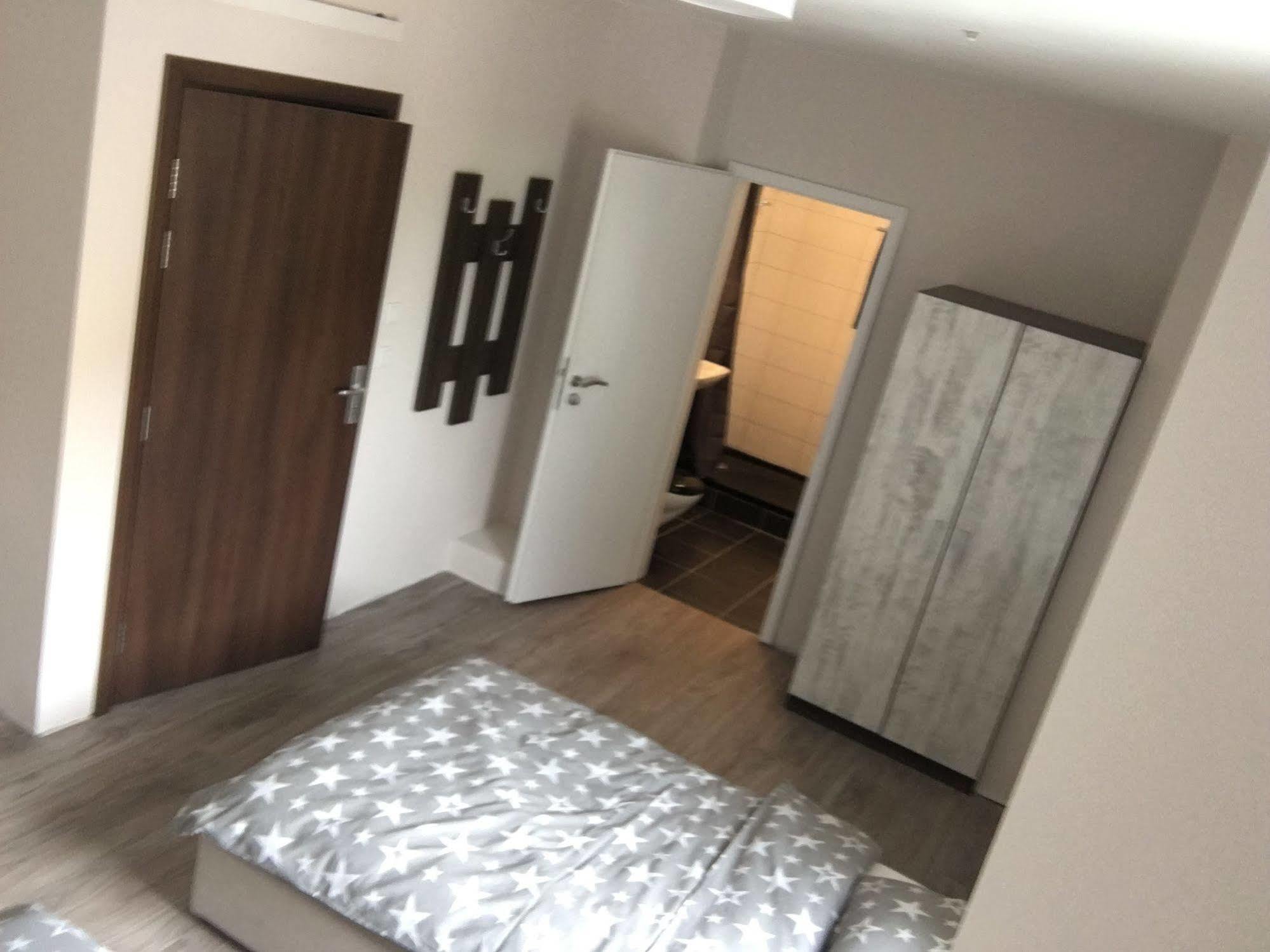 Hotel Capitol Zentrum - 24H - Friedrichshafen Luaran gambar